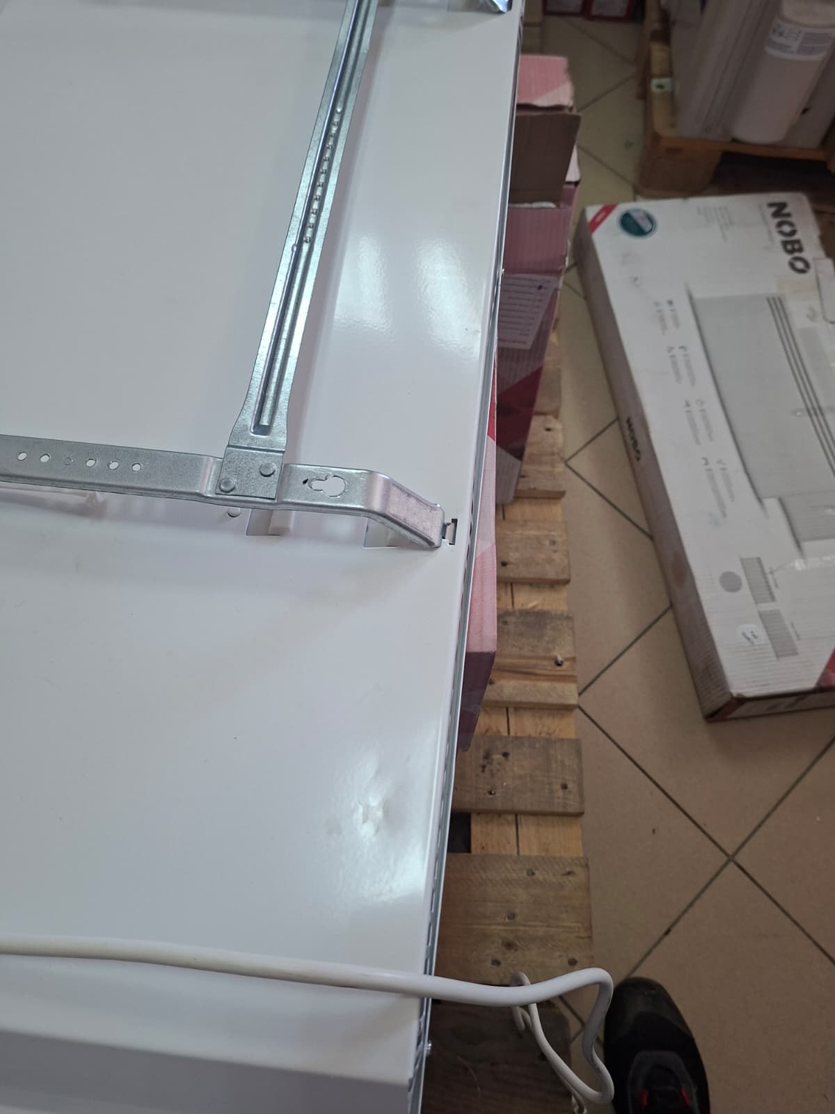 NOBO TOP 1250 W- ŠTETA 9