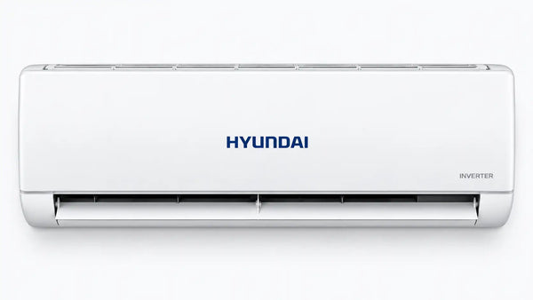 Bijeli hyundai inverter klima uređaj elegantnog, modernog dizajna i minimalističkog brendiranja.