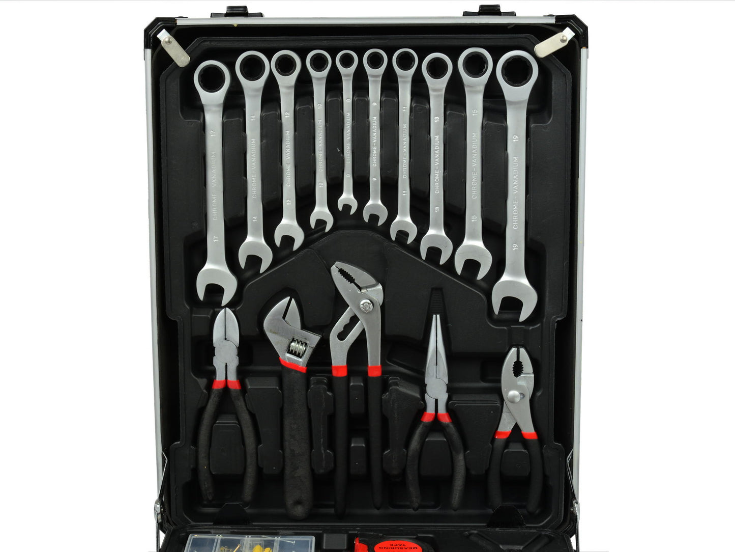 Kofer sa alatom od 187 dijelova